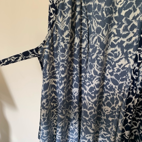 BCBGMaxAzria white & navy wrap dress size M - Picture 3 of 13